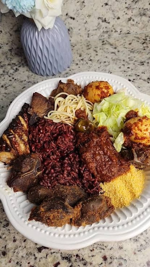Waakye W/ Regular - (Fish, Beef, Cow Foot).
