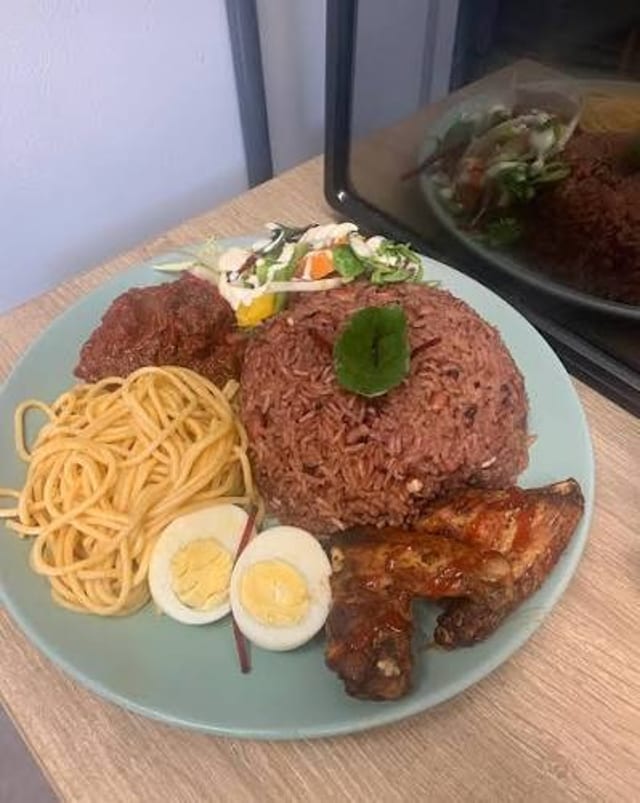 Waakye W /"Grilled Chicken.